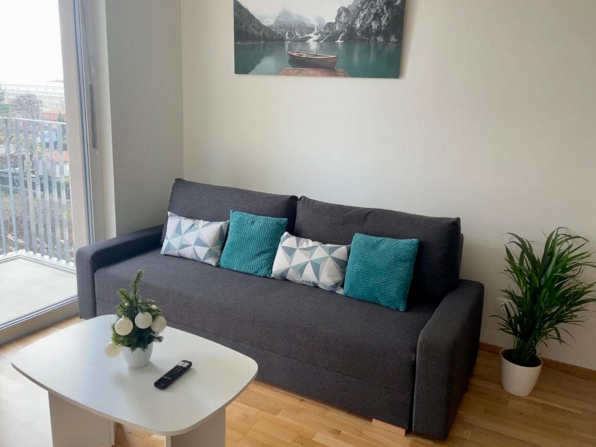Appartement 55 M2 Stylish With Balcony & Parking *